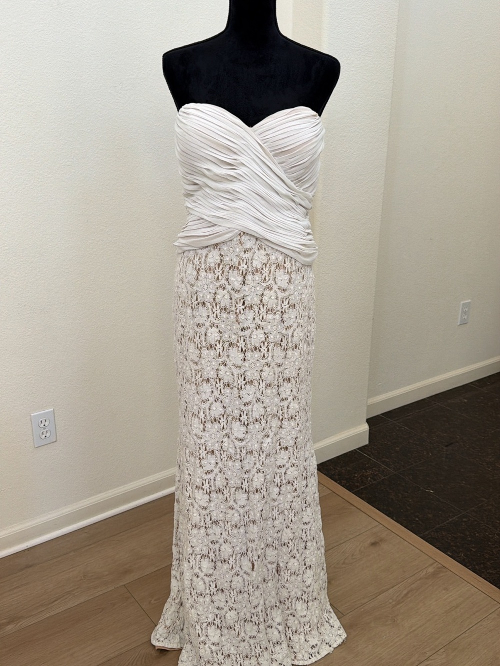 JS Collections Ivory Strapless Ruched Lace Formal Maxi Gown L 12/14